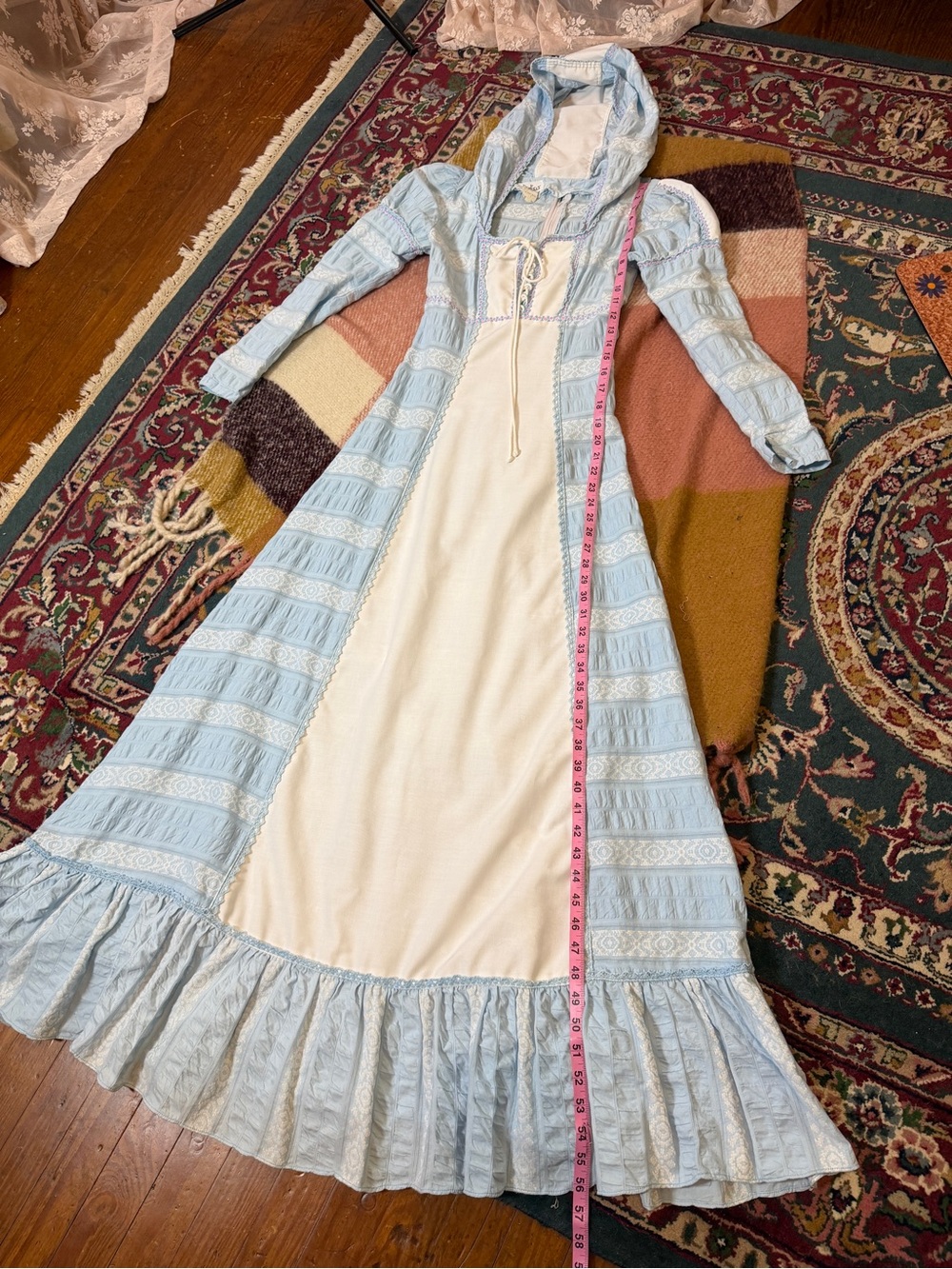 Rare White Label Gunne Sax Blue and White Hood with Blue and Pink Trim, 7 - Picture 11 of 16
